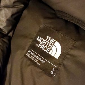 100% Authentic Women's Northface 3/4 Length Blk Coat with Hood and Fur!
